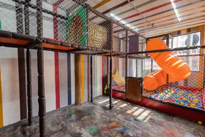 Local com Espaço Kids